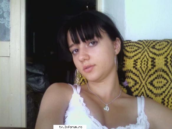 sal si eu snt boboc in cls a 9 a  dar  nu stiu  la ce clasa  id-ul meu este nice _pupy  dak  vreti